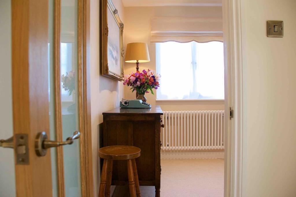 Canal View 2 Bedrooms End Of Terrace Chichester Esterno foto