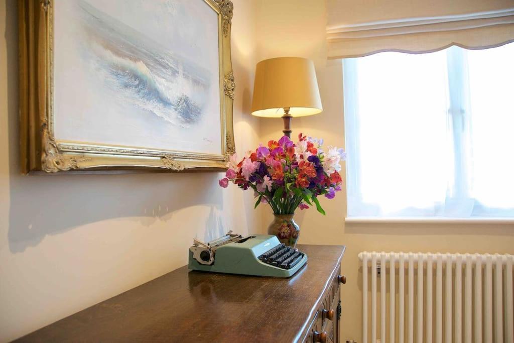 Canal View 2 Bedrooms End Of Terrace Chichester Esterno foto