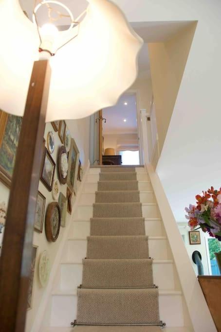 Canal View 2 Bedrooms End Of Terrace Chichester Esterno foto