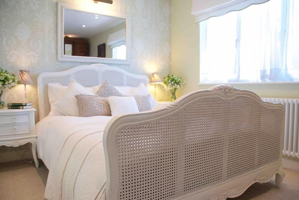Canal View 2 Bedrooms End Of Terrace Chichester Esterno foto