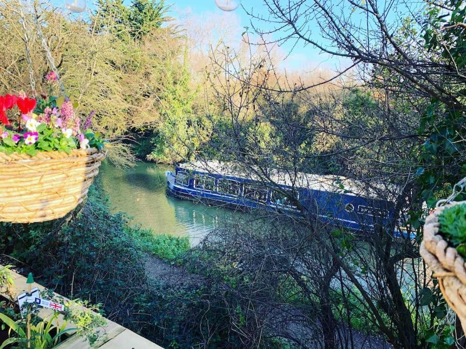 Canal View 2 Bedrooms End Of Terrace Chichester Esterno foto
